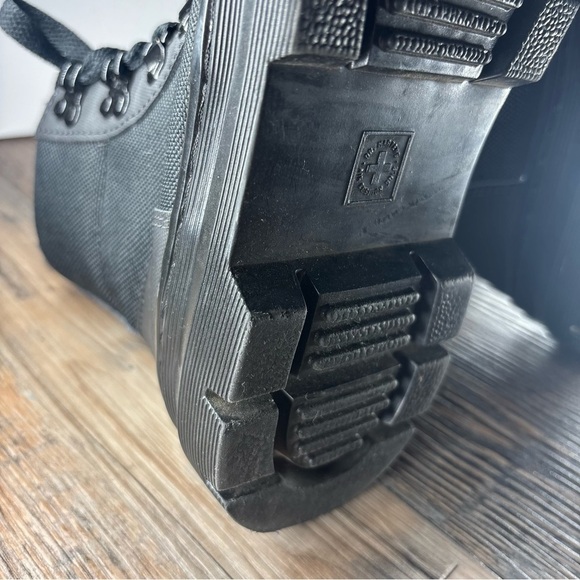 Dr. Martens Boots Womens 6 Combat Military Hardcore Edgy Lace Up Streetwear Docs - Picture 9 of 9